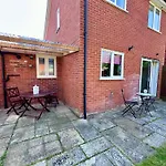 Beautiful House In South Cambridge, 14-Min Drive To The City Centre, Free Parking, No Sofabeds, Sleeps 6