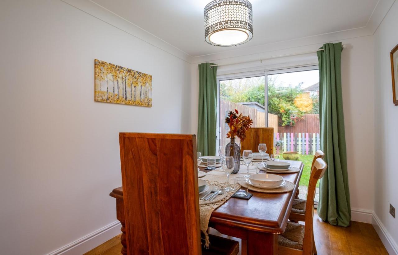 Holiday home Beautiful House In South Cambridge, 14-min Drive To The Centre, Free Parking, No Sofabeds, Sleeps 6